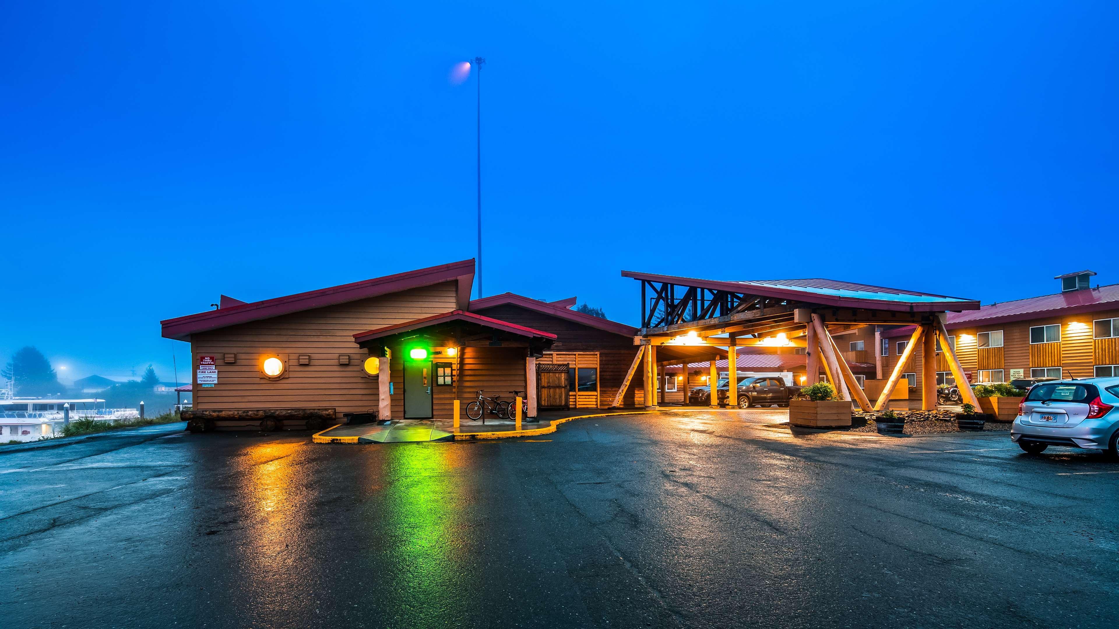 Best Western Valdez Harbor Inn Bagian luar foto