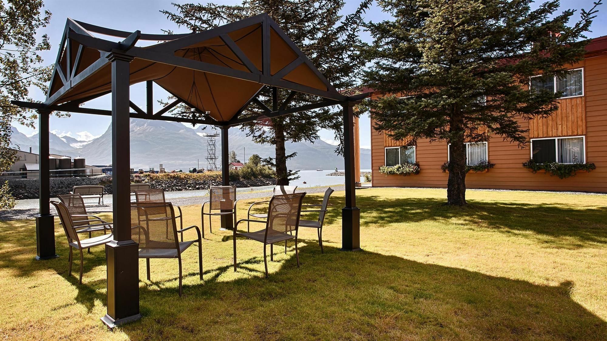 Best Western Valdez Harbor Inn Bagian luar foto